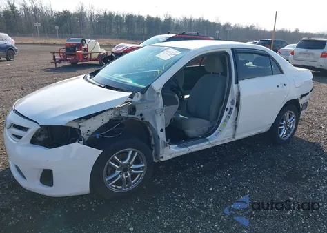 2013 Toyota Corolla Le z USA, uszkodzony, nr VIN 2T1BU4EE9DC980641